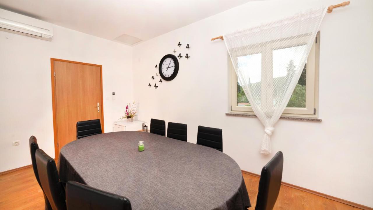 Apartments Barbara เบรอเซส ภายนอก รูปภาพ