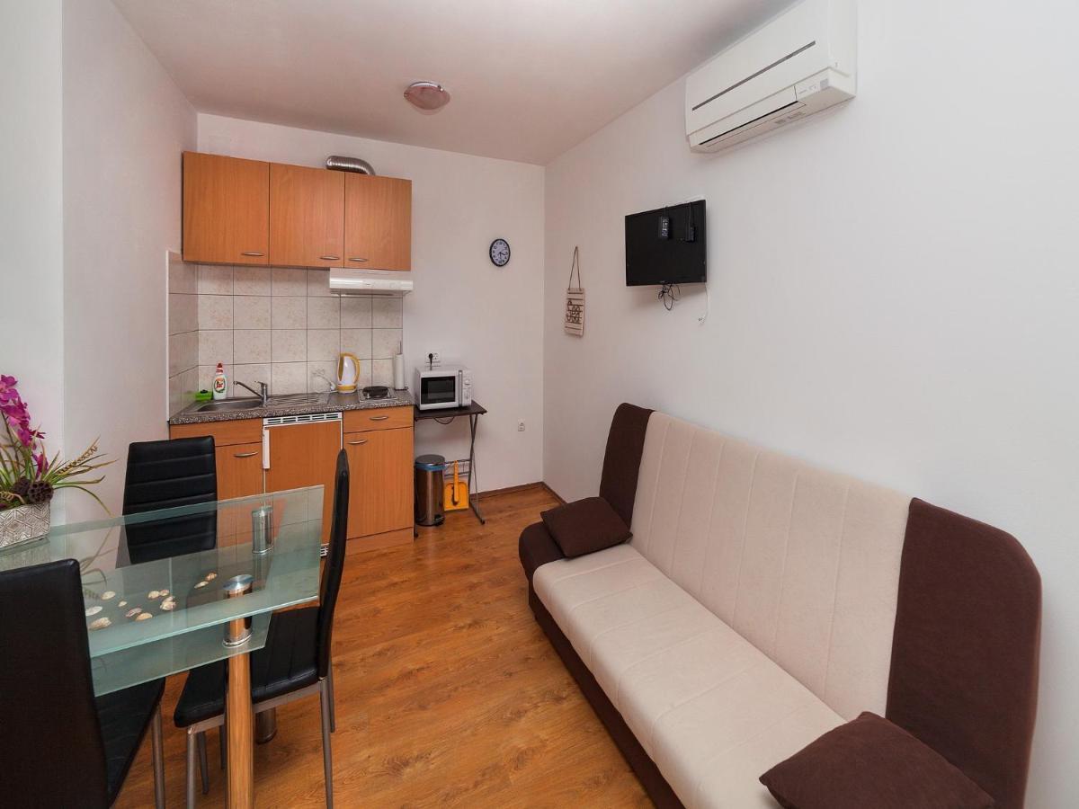 Apartments Barbara เบรอเซส ภายนอก รูปภาพ